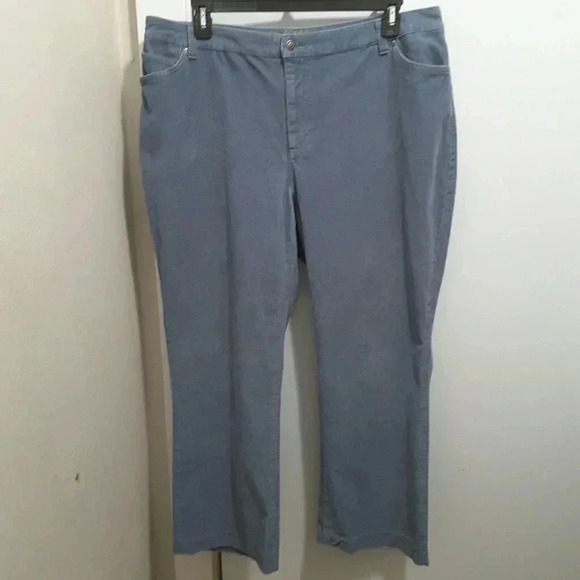 St. John's Bay woman Boot Cut 20W Average - Picture 1 of 8
